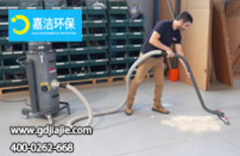如何給工作中的工業(yè)吸塵器降溫？